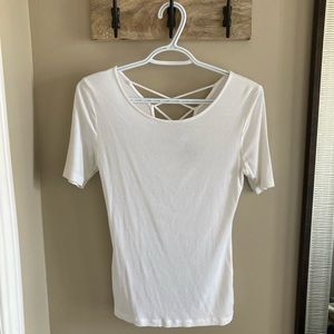 🌿 2/15$ White Top Size M